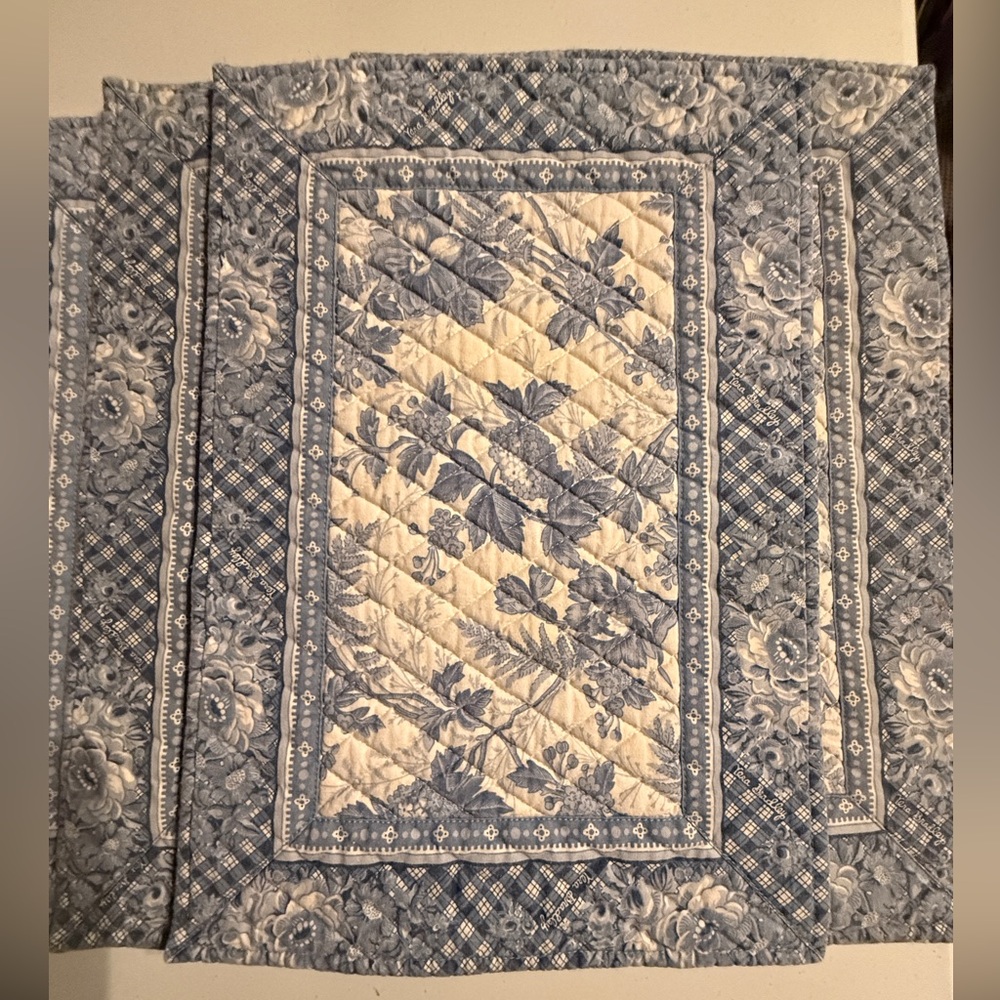 Vintage Vera Bradley Placemats in BLUE TOILE NEW/EUC RARE HTF. SIX!! - Picture 3 of 6